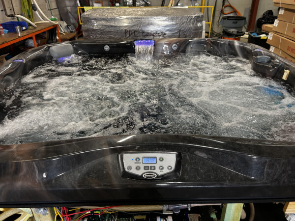 Jacuzzi® J-355™ - UJ100800239 - Image 2