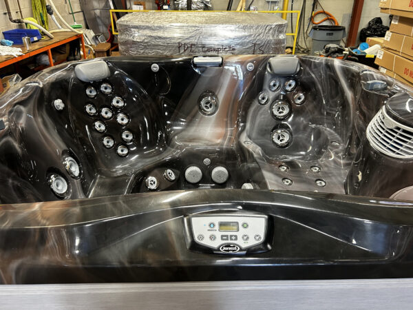 Jacuzzi® J-355™ - UJ100800239 - Image 4
