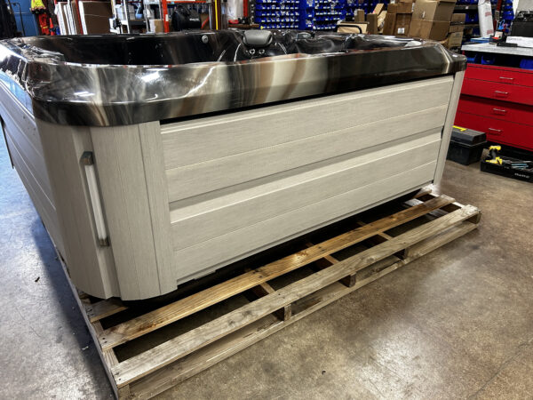 Jacuzzi® J-355™ - UJ100800239 - Image 9