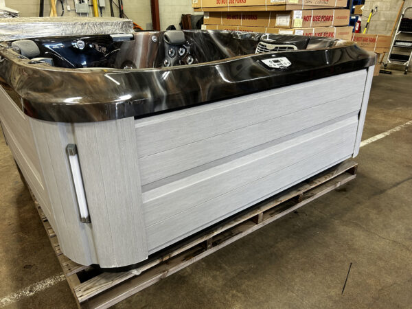 Jacuzzi® J-355™ - UJ100800239 - Image 11