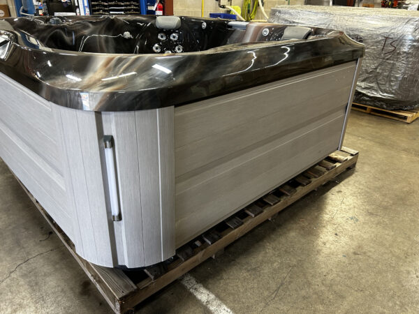 Jacuzzi® J-355™ - UJ100800239 - Image 12
