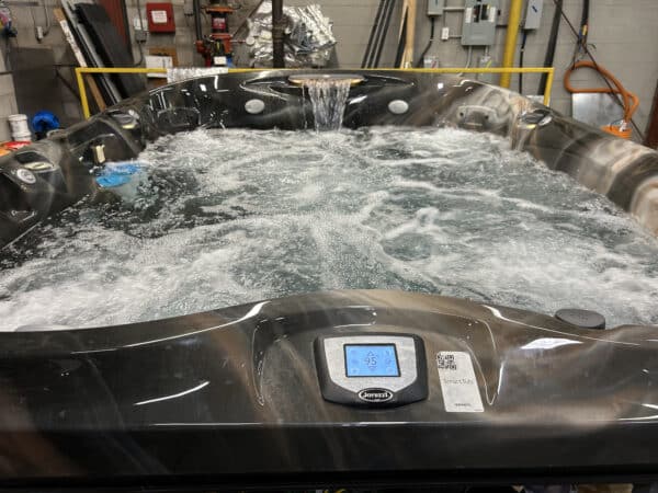 Jacuzzi® J-495™ - UJ100834275 - Image 2