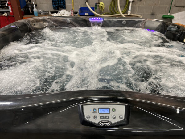 Jacuzzi® J-365™ - UJ100849823 - Image 2