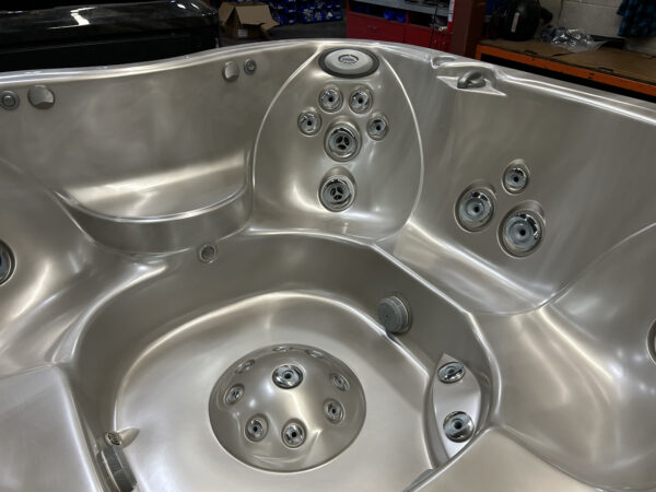 Jacuzzi® J-385™ -UJ100680862 - Image 8