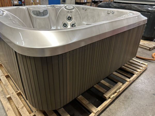 Jacuzzi® J-385™ -UJ100680862 - Image 10
