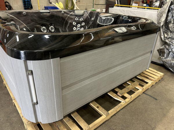 Jacuzzi® J-385™ -UJ100845256