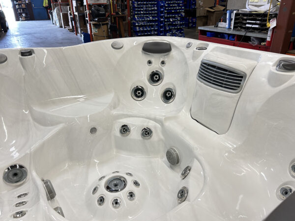 Jacuzzi® J-475™ -  UJ100815440 - Image 8
