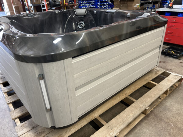 Jacuzzi® J-345™ - UJ100767726 - Image 2