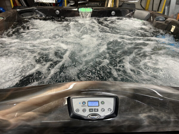 Jacuzzi® J-365™ - UJ100864449 - Image 2