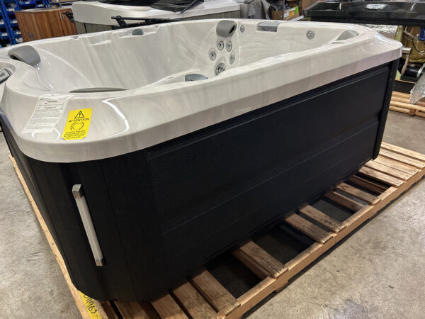 Jacuzzi® J-335™ - UJ100884814 - Image 10