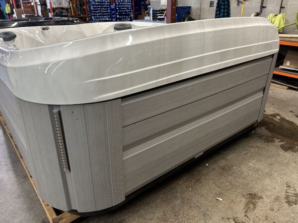 Jacuzzi® J-495™ - UJ100739946 - Image 8