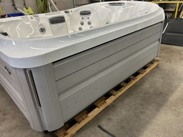 Jacuzzi® J-495™ - UJ100739946 - Image 11