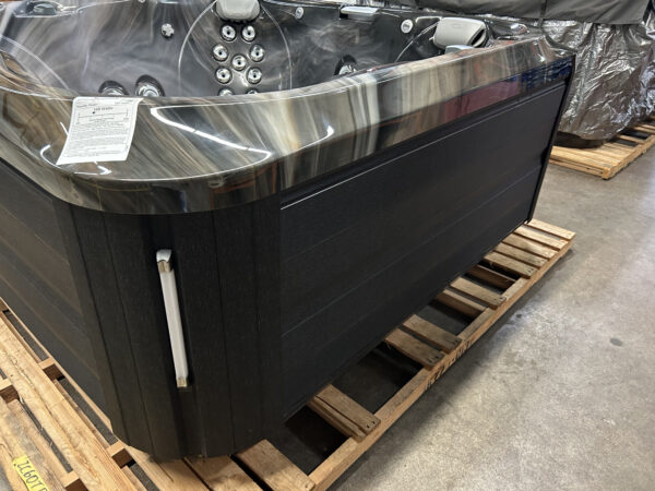 Jacuzzi® J-355™ - UJ100887673 - Image 2