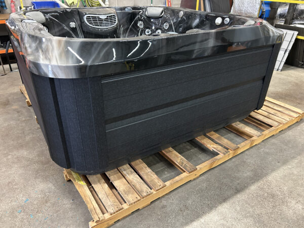 Jacuzzi® J-335™ - UJ100746516 - Image 2