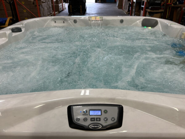 Jacuzzi® J-375™ - UJ100822854 - Image 2