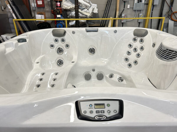 Jacuzzi® J-375™ - UJ100822854 - Image 3