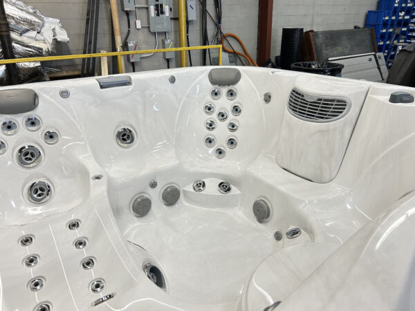 Jacuzzi® J-375™ - UJ100822854 - Image 5