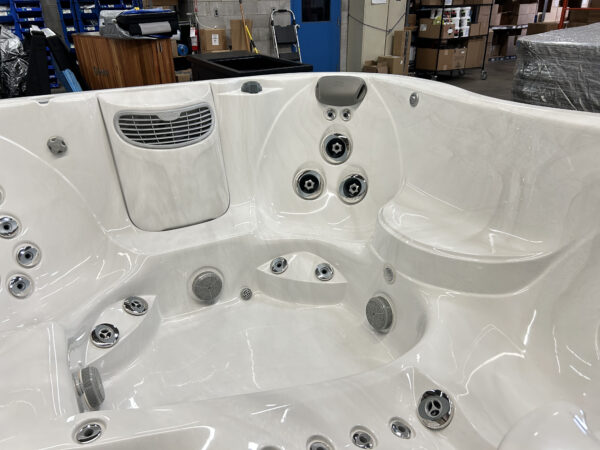 Jacuzzi® J-375™ - UJ100822854 - Image 6