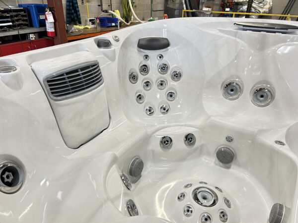 Jacuzzi® J-475™ - UJ100851722 - Image 4
