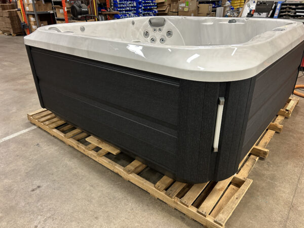 Jacuzzi® J-375™ - UJ100822854 - Image 9