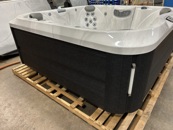 Jacuzzi® J-375™ - UJ100822854 - Image 11