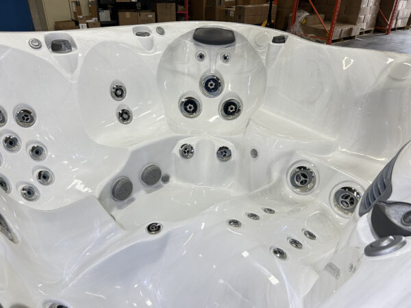 Jacuzzi® J-435™ - UJ100804032 - Image 3