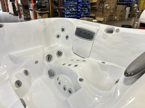 Jacuzzi® J-435™ - UJ100804032 - Image 4