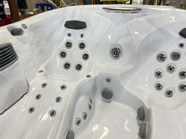 Jacuzzi® J-435™ - UJ100804032 - Image 7