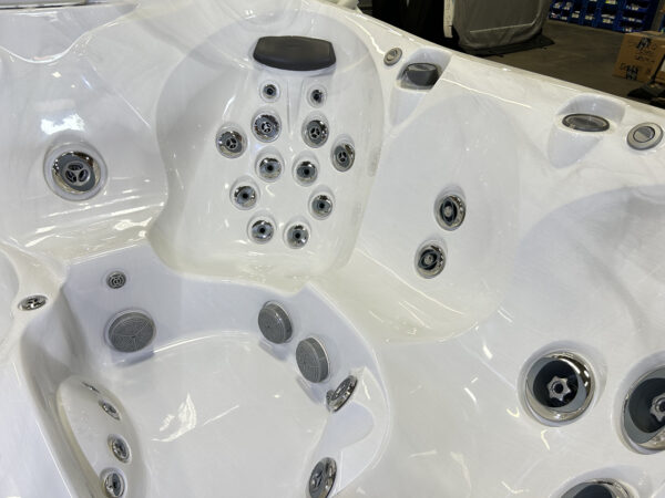Jacuzzi® J-435™ - UJ100804032 - Image 8