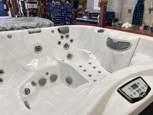 Jacuzzi® J-355™ - UJ100862665 - Image 5