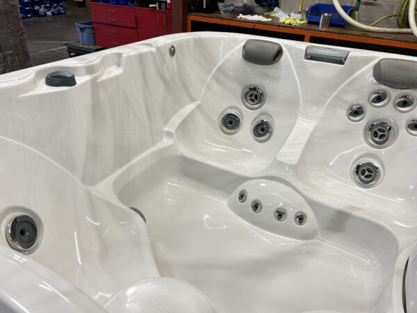 Jacuzzi® J-325™ -UJ100829555 - Image 7