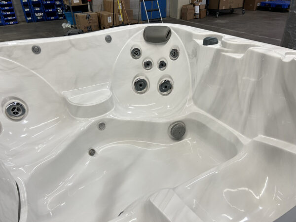 Jacuzzi® J-325™ -UJ100829555 - Image 9