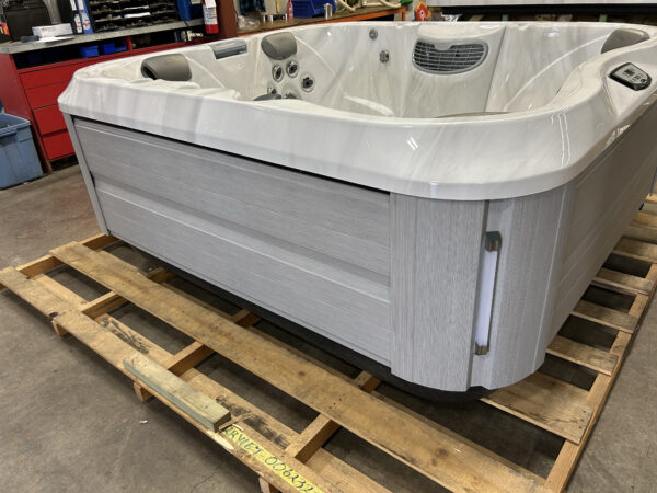 Jacuzzi® J-325™ -UJ100829555 - Image 11