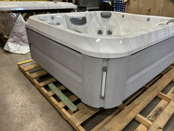 Jacuzzi® J-325™ -UJ100829555 - Image 12