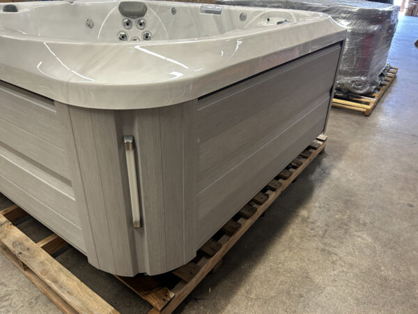Jacuzzi® J-355™ - UJ100862869 - Image 6