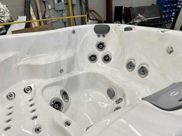 Jacuzzi® J-355™ - UJ100862869 - Image 11