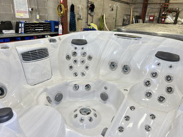 Jacuzzi® J-475™ - UJ100858691 - Image 4