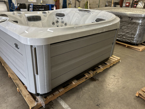 Jacuzzi® J-475™ - UJ100858691 - Image 9