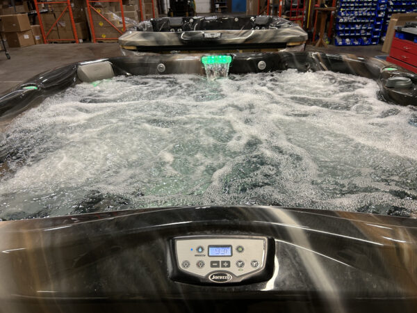 Jacuzzi® J-355™ - UJ100896938 - Image 4