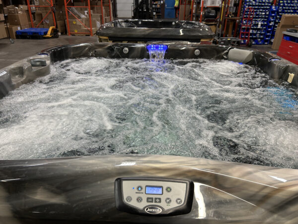 Jacuzzi® J-375™ - UJ100877992 - Image 2
