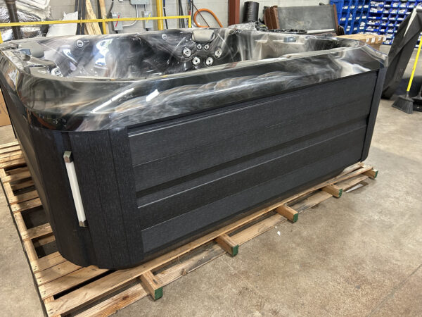 Jacuzzi® J-375™ - UJ100877992 - Image 8