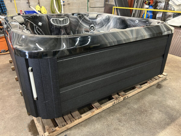 Jacuzzi® J-375™ - UJ100877992 - Image 9