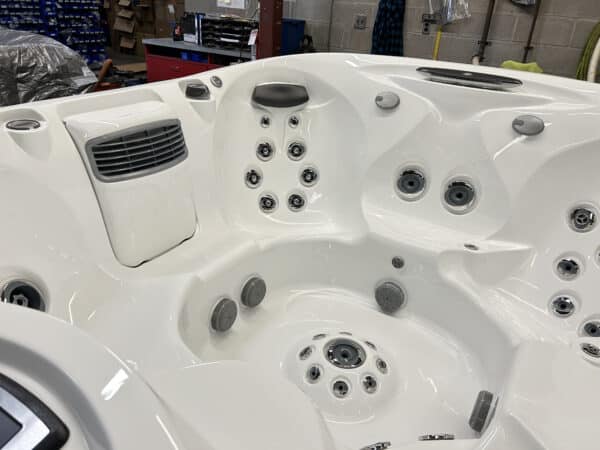 Jacuzzi® J-485™ -UJ100926395 - Image 4