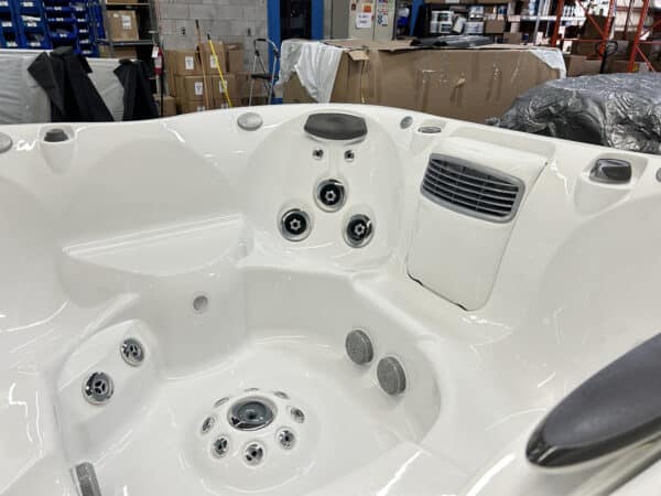 Jacuzzi® J-485™ -UJ100926395 - Image 7