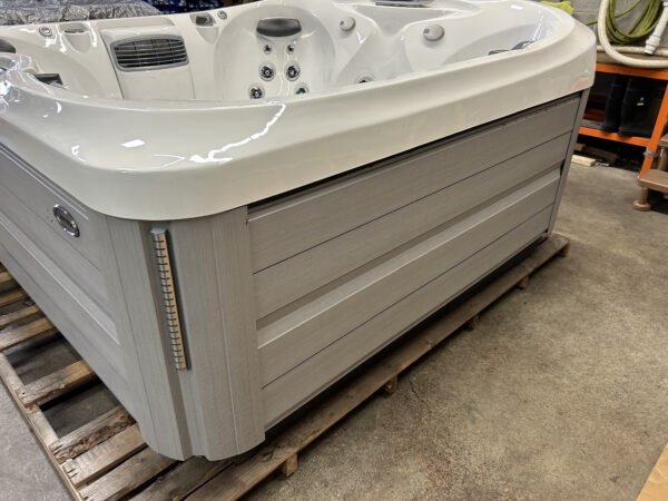 Jacuzzi® J-485™ -UJ100926395 - Image 11