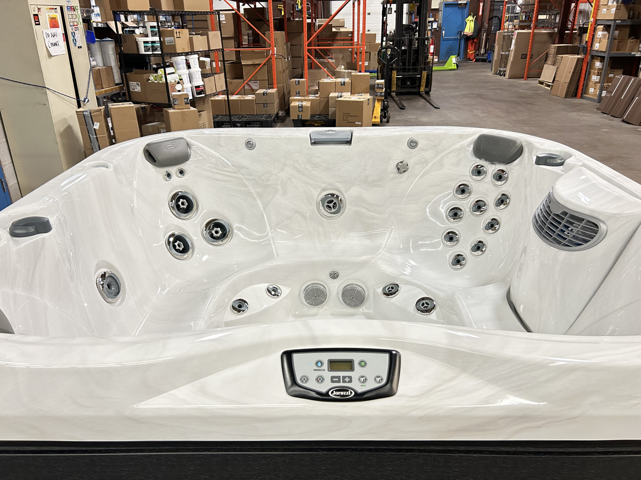 Jacuzzi® J-365™ - UJ100894104 - Image 3