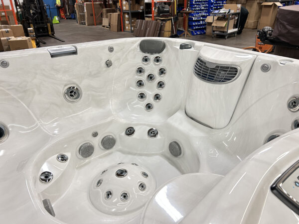 Jacuzzi® J-365™ - UJ100894104 - Image 5