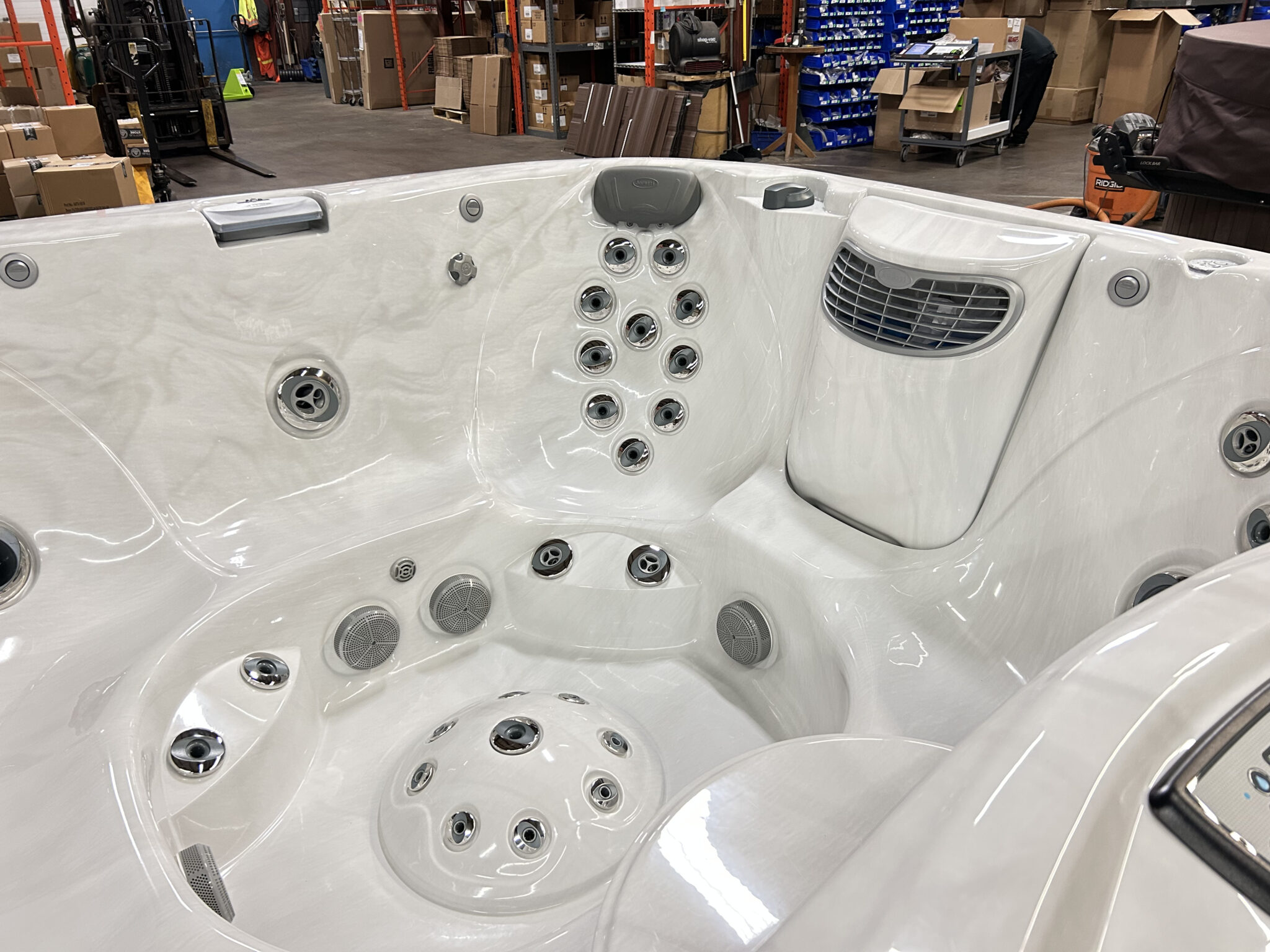 Jacuzzi® J-365™ - UJ100894104 - Image 5