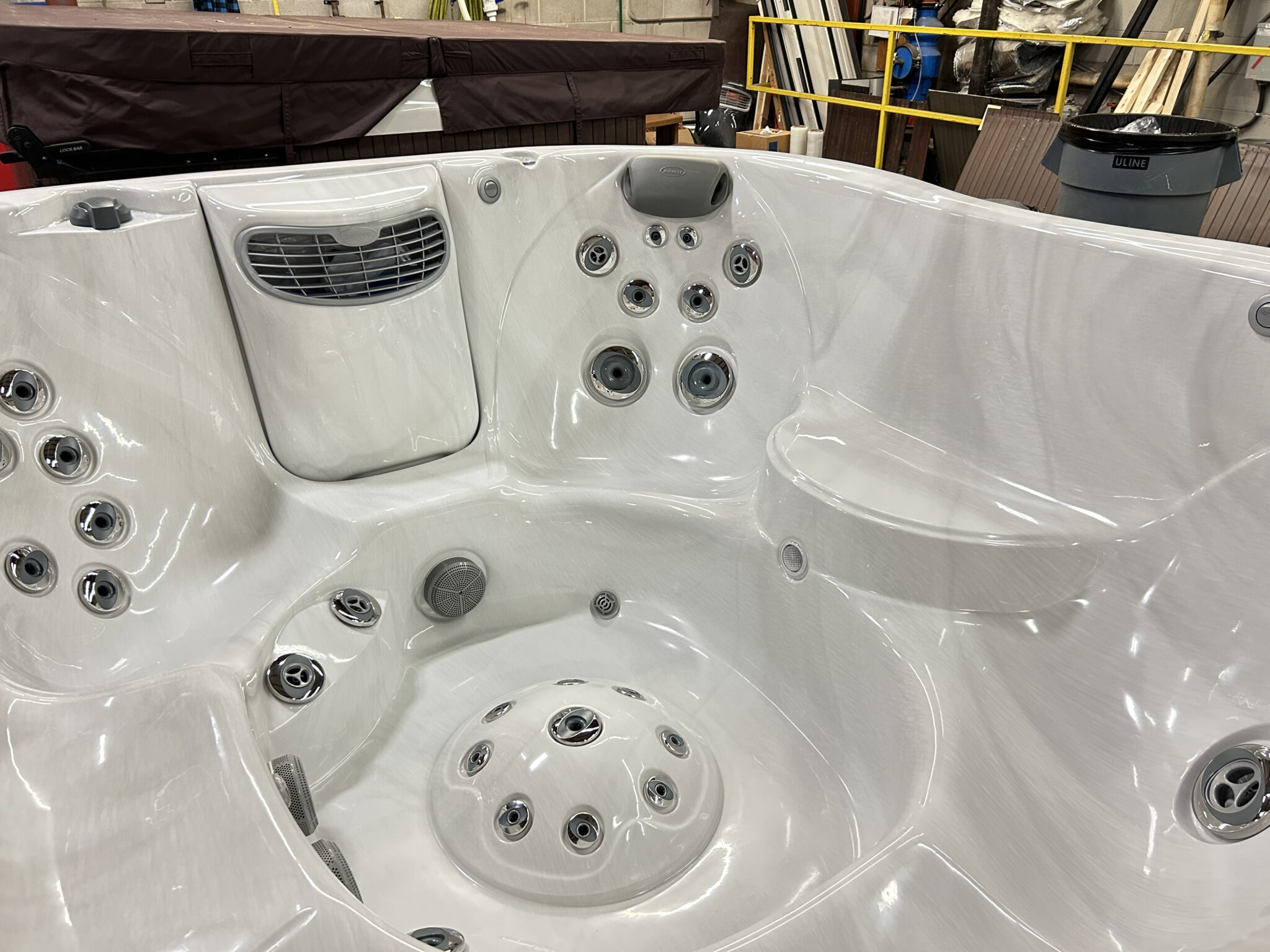 Jacuzzi® J-365™ - UJ100894104 - Image 6