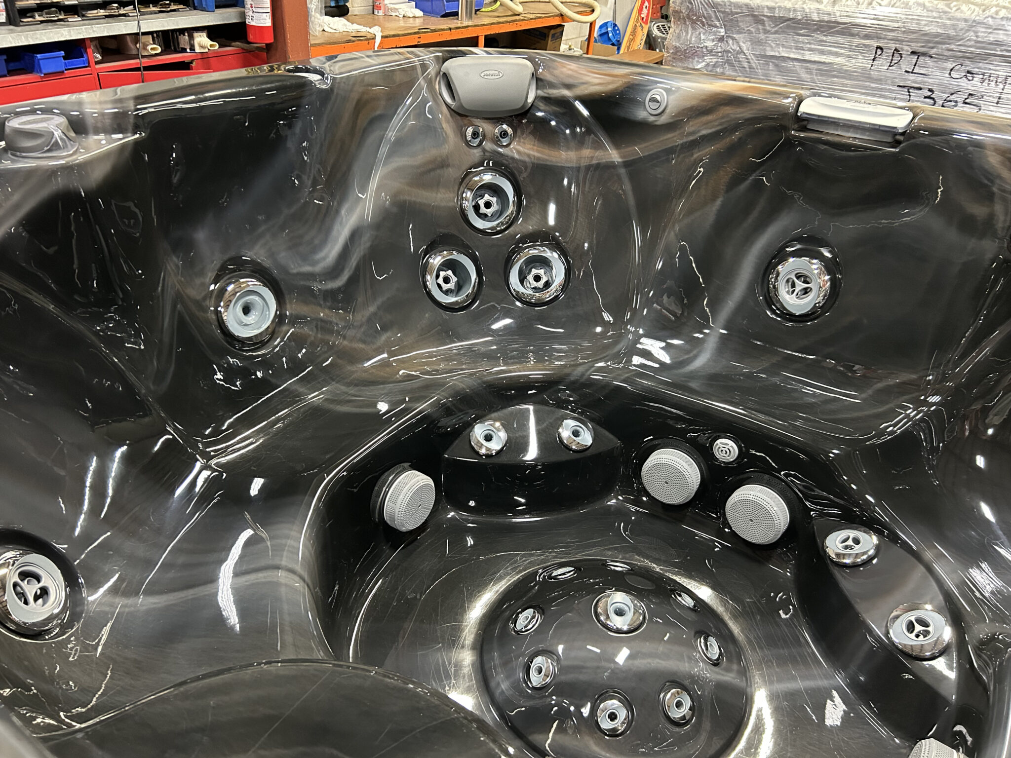 Jacuzzi® J-365™ - UJ100897730 - Image 4